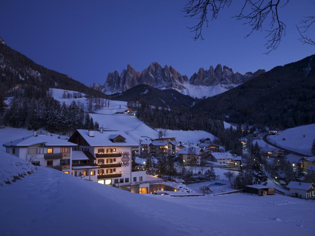 Hotel Tyrol ฟูเนส ภายนอก รูปภาพ