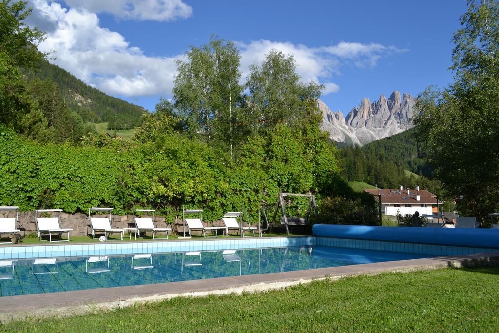 Hotel Tyrol ฟูเนส ภายนอก รูปภาพ