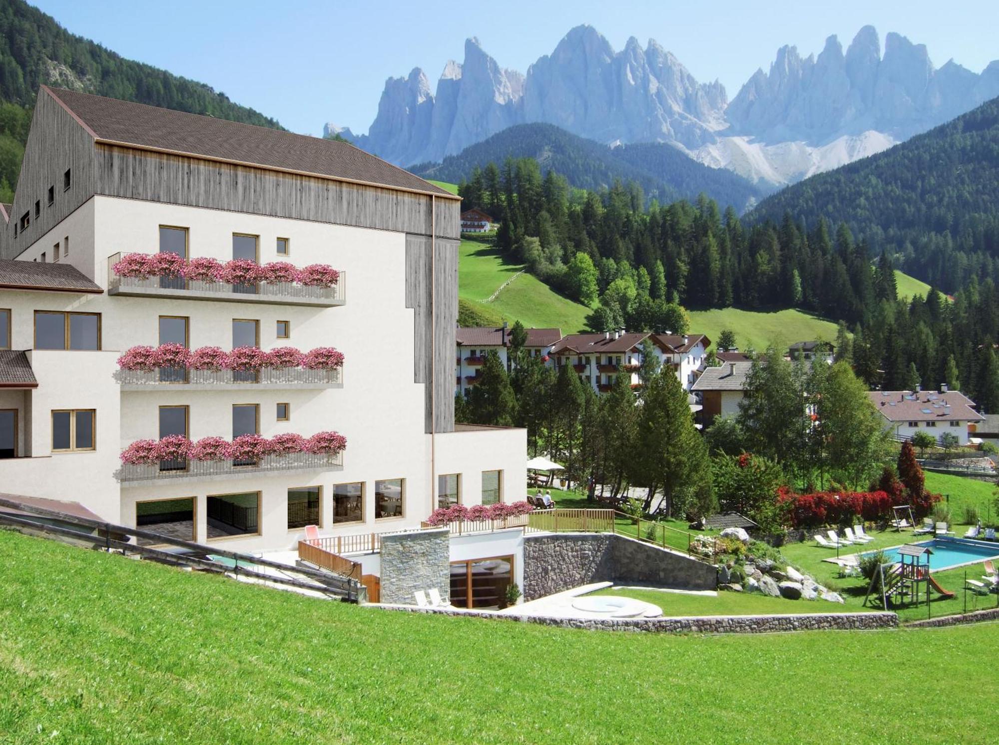 Hotel Tyrol ฟูเนส ภายนอก รูปภาพ