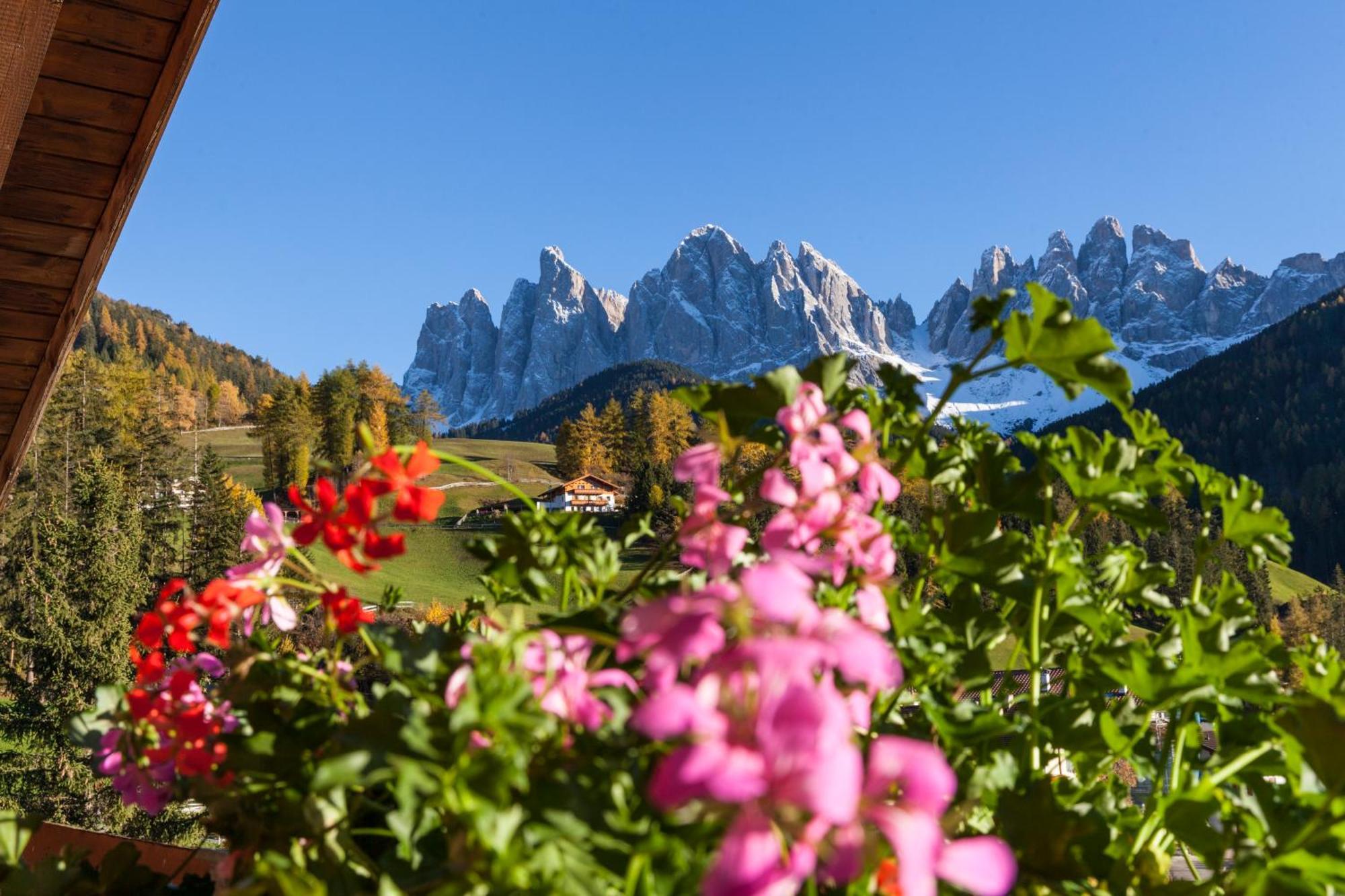 Hotel Tyrol ฟูเนส ภายนอก รูปภาพ