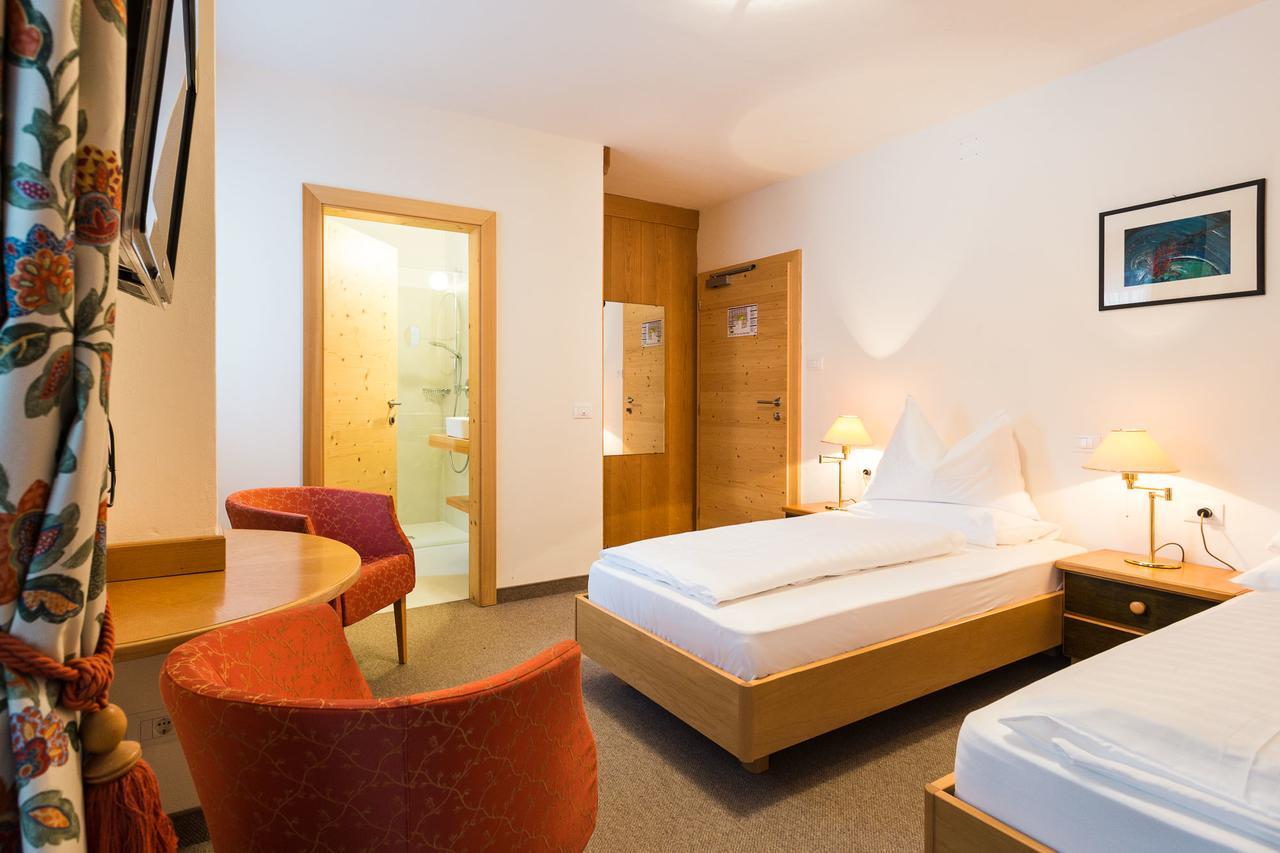 Hotel Tyrol ฟูเนส ภายนอก รูปภาพ